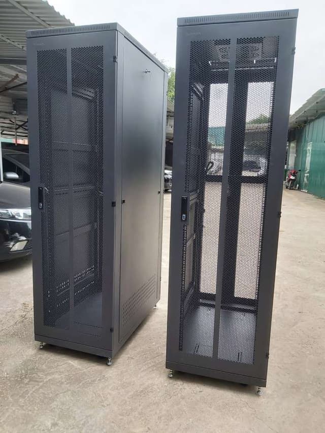 TỦ RACK